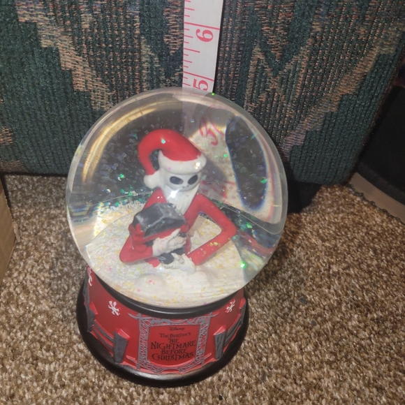 Firm! Disney The Nightmare Before Christmas Snow Globe - Picture 9 of 10
